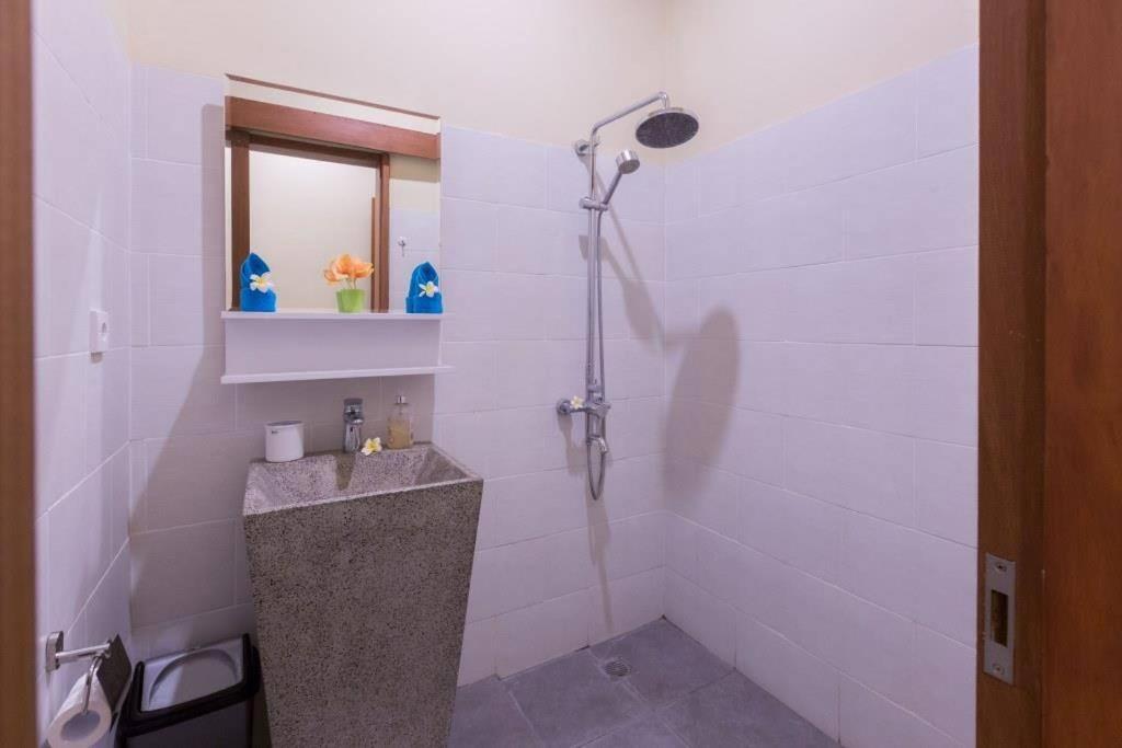 Villa Hitam Putih Legian Bali Seminyak Kültér fotó