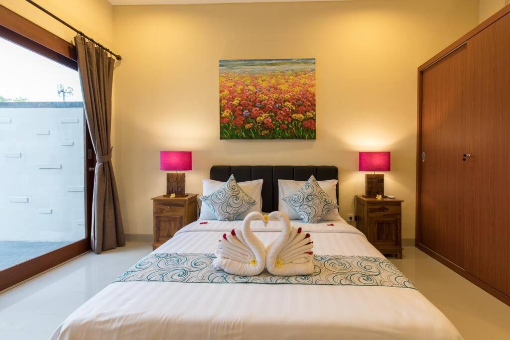 Villa Hitam Putih Legian Bali Seminyak Kültér fotó