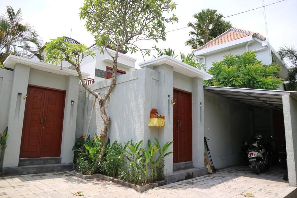 Villa Hitam Putih Legian Bali Seminyak Kültér fotó