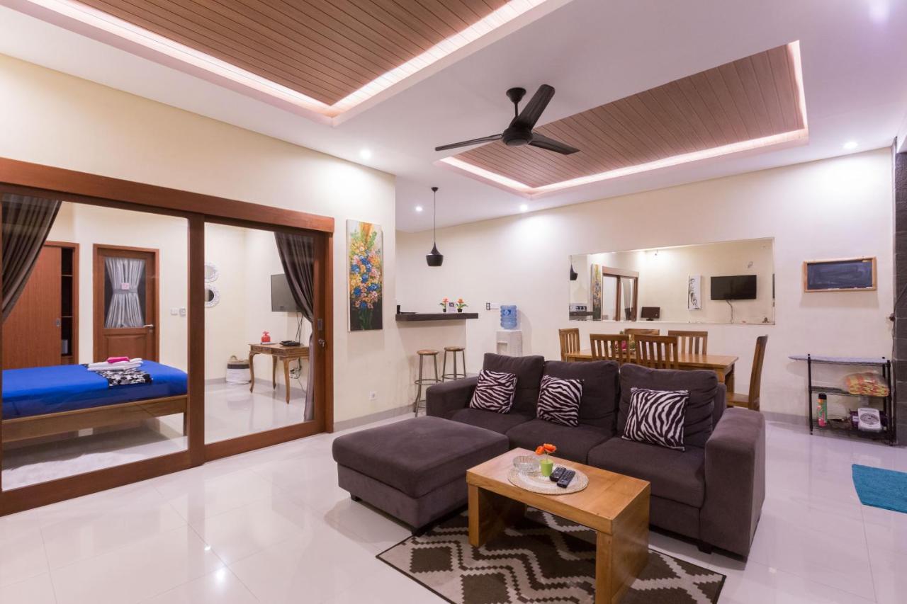 Villa Hitam Putih Legian Bali Seminyak Kültér fotó