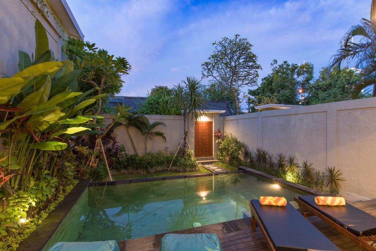 Villa Hitam Putih Legian Bali Seminyak Kültér fotó